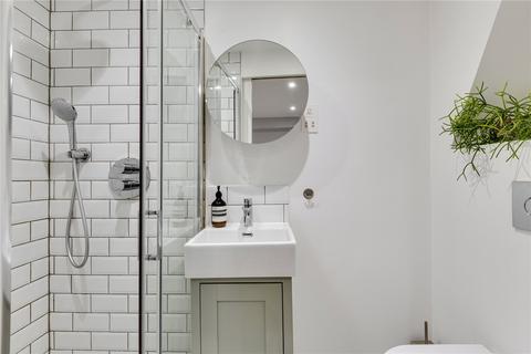 Flat E, 15 Clapton Square, London, E5 8HP