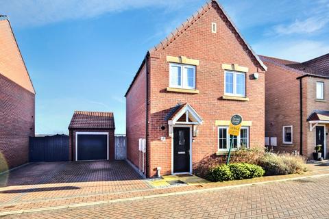 3 bedroom detached house for sale, Haywood Drive, Wakefield, West Yorkshire