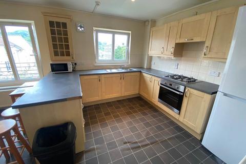 5 bedroom house to rent, 7 Larch Street, ,