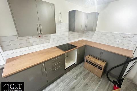 3 bedroom end of terrace house to rent, Cradley Park Road, Dudley