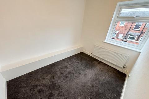 2 bedroom terraced house to rent, Bolton BL2