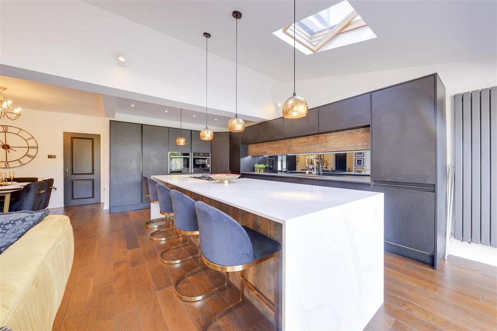Kitchen alt 2.JPG