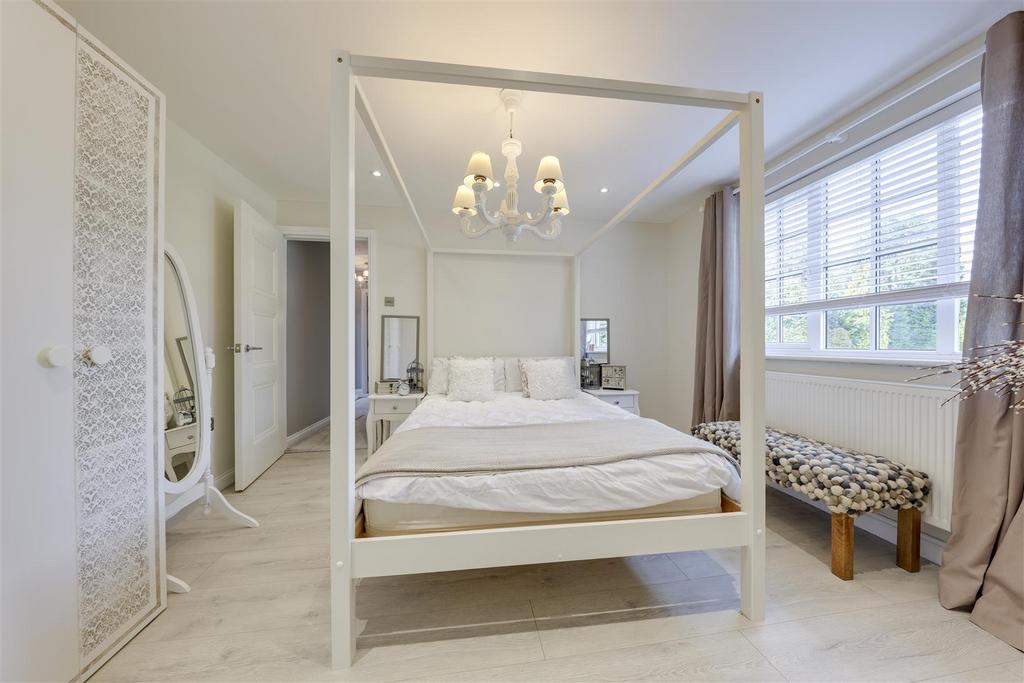 Bed 4 .JPG