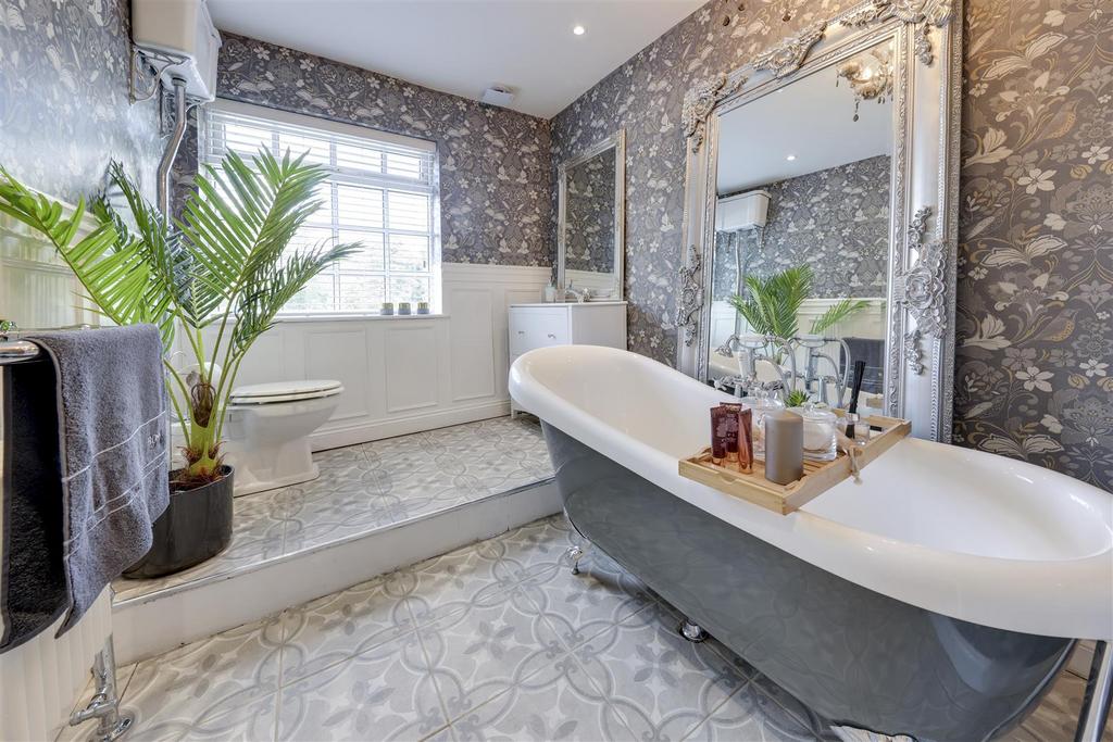 Family Bathroom JPG
