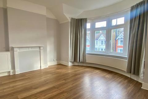 2 bedroom maisonette to rent, Purley CR8