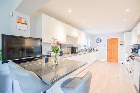 37 Beechways, Appleton, Warrington, WA4 5ER