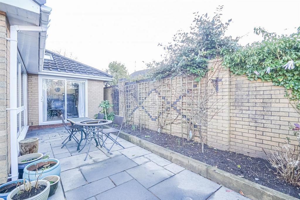 Side Patio Garden