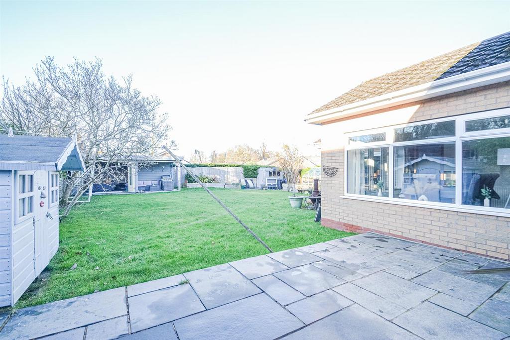 Side Patio & Garden