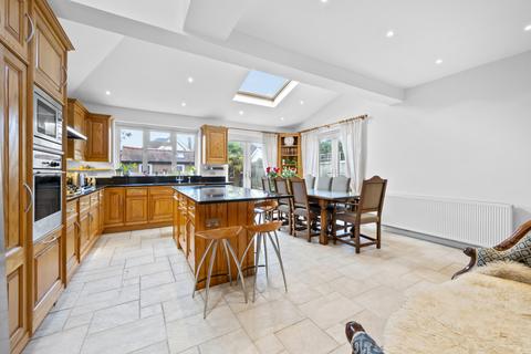 4 bedroom detached house for sale, Traps Lane, New Malden KT3