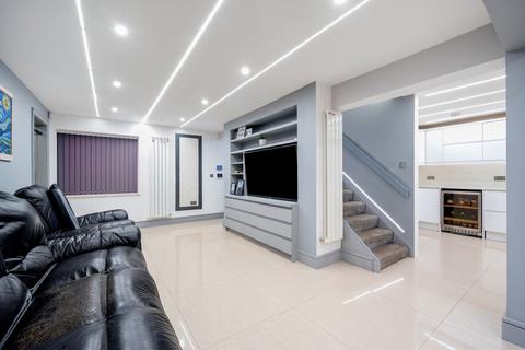 17 Old Orchard, Harlow, CM18 6YG