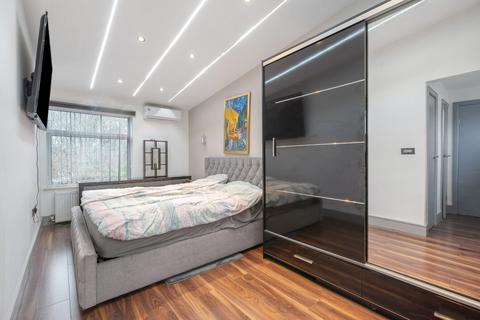 17 Old Orchard, Harlow, CM18 6YG