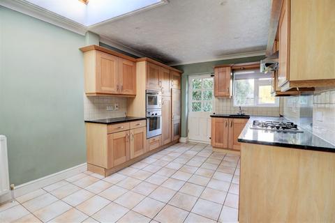 4 bedroom semi-detached house for sale, Penn Road, High Wycombe HP15