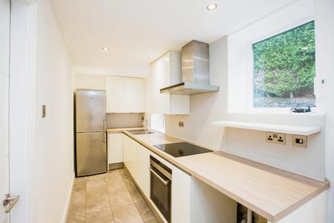 2 bedroom end of terrace house for sale, Hoults Lane, Halifax HX4