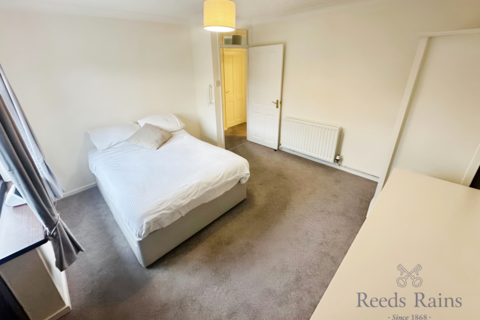 27 Ashdale Road, Stoke-on-trent, ST4 4LB