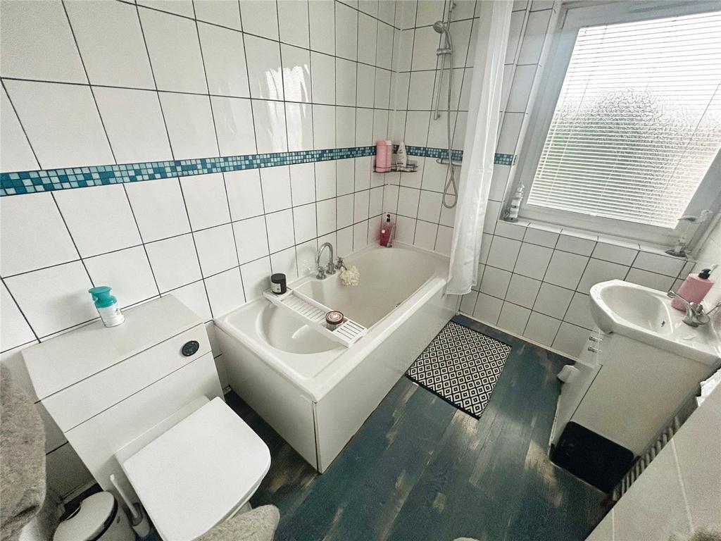 Bathroom No. 04