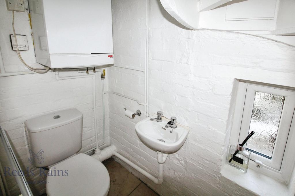 Cloakroom/ Wc