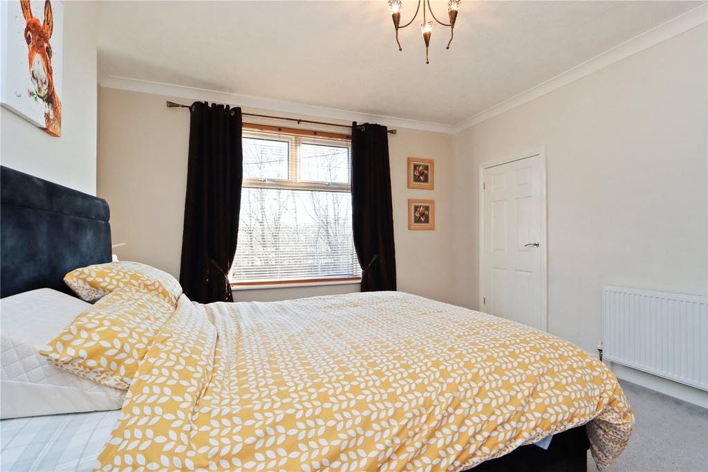 Bedroom 1 Pic 2