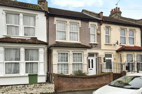 3 bedroom terraced house for sale, Chesterford Road, London E12