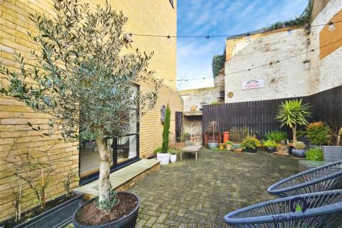 6 Albion Mews, Broadstairs, CT10 2FN
