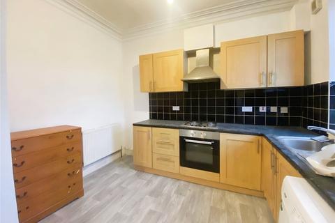 3 bedroom terraced house to rent, Ashfield Terrace, West Yorkshire BD16