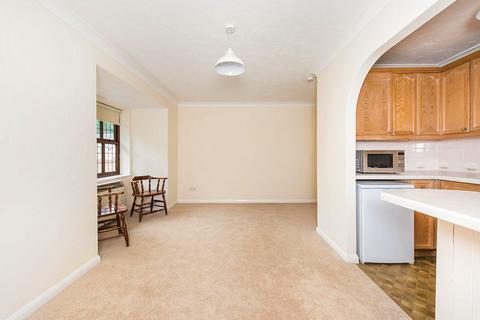 1 bedroom flat for sale, Stirling Court, Surbiton KT6