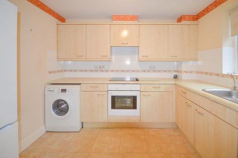 2 bedroom apartment to rent, Priory Court, Bishop`s Stortford