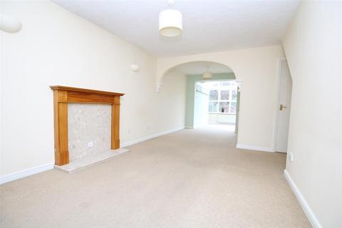 3 bedroom house to rent, Delius Gardens, Horsham