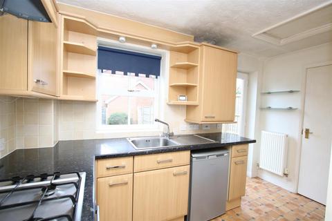 3 bedroom house to rent, Delius Gardens, Horsham