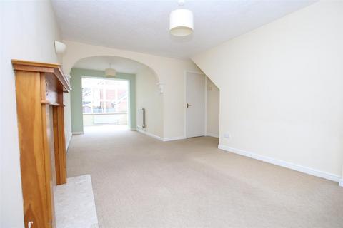 3 bedroom house to rent, Delius Gardens, Horsham