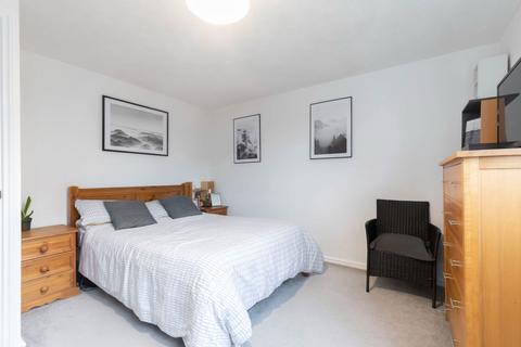26 Chapman Way, Cheltenham, GL51 3NE