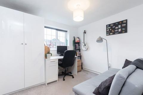 26 Chapman Way, Cheltenham, GL51 3NE