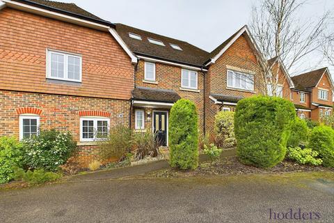 3 bedroom terraced house for sale, Doresa Close, Addlestone, Surrey, KT15