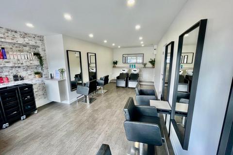 Hairdresser and barber shop for sale, Leasehold Hair Salon Located In Mawnan Smith, Near Falmouth