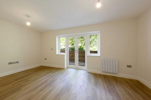 3 bedroom semi-detached house for sale, London Road, Loudwater, High Wycombe, Buckinghamshire, HP10