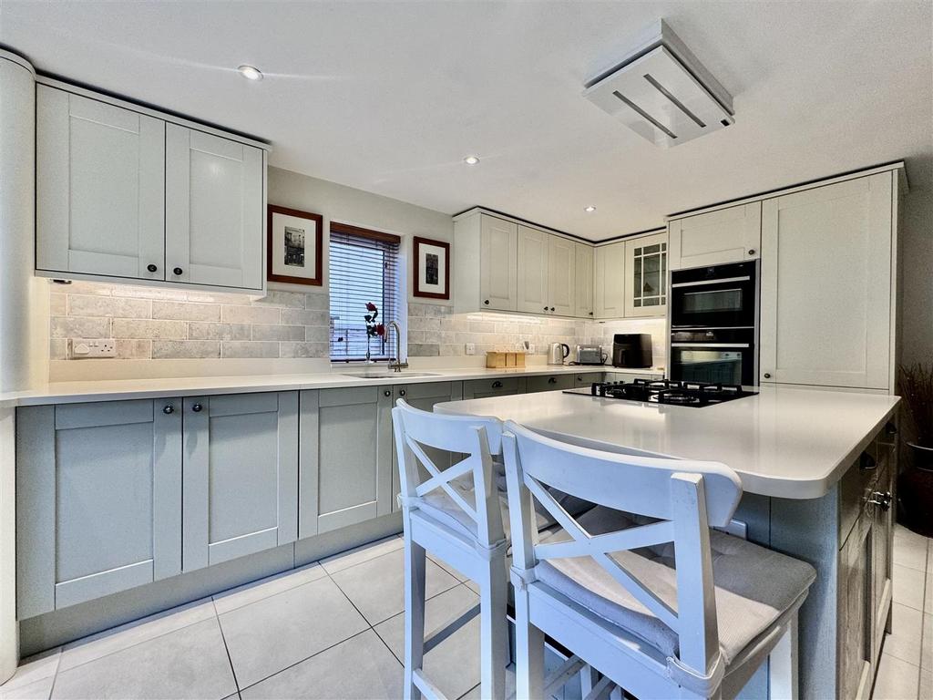 Kitchen 3.jpg