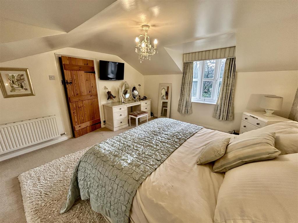 Bed111.JPG