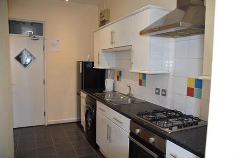 2 bedroom ground floor flat to rent, 58B Burford Road, 58B Burford Road, Nottingham NG7