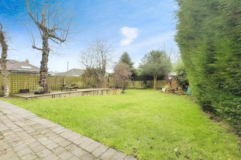 4 bedroom detached house for sale, Woodhall Croft, Stanningley, Pudsey
