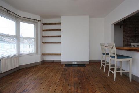 3 bedroom maisonette to rent, Wordsworth Street, Hove