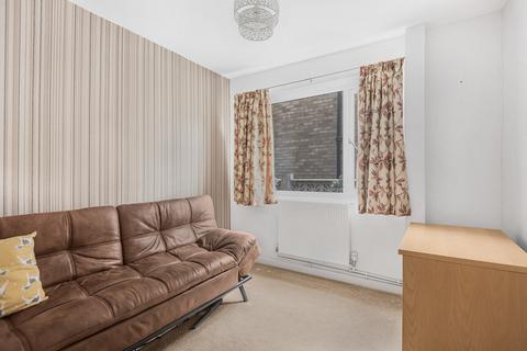 1 Phoenix Drive, Keston, BR2 8HS