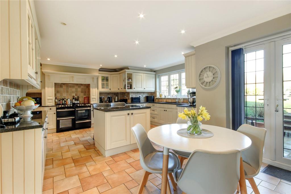 Kitchen/Breakfast Rm