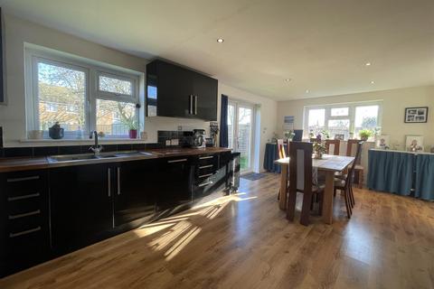 22 Rowan Close, Sonning Common, Reading, RG4 9LD