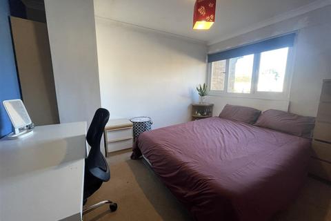 22 Rowan Close, Sonning Common, Reading, RG4 9LD