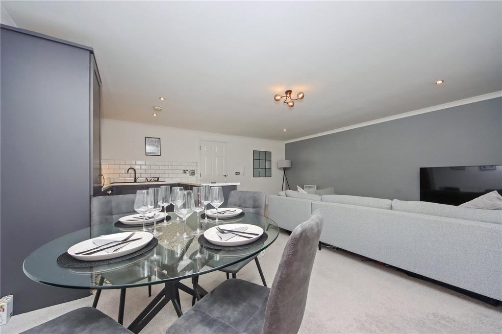 Living/Kitchen Area