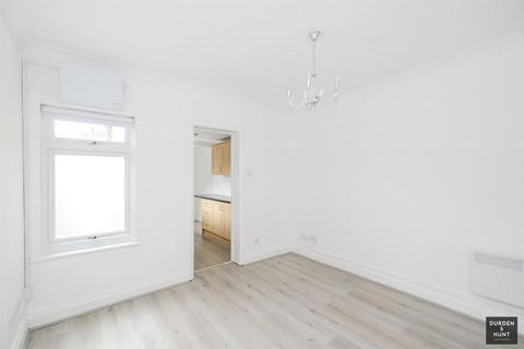 1 bedroom maisonette for sale, Brentwood Road, Romford, RM1