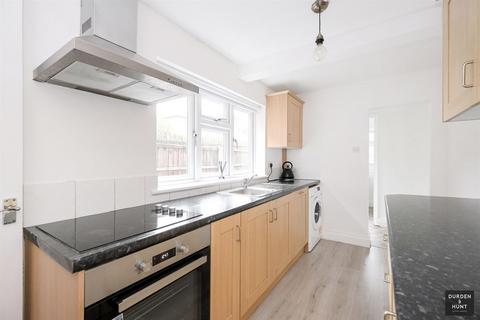 1 bedroom maisonette for sale, Brentwood Road, Romford, RM1