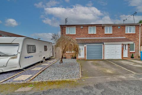 3 bedroom semi-detached house for sale, Sanderling Close, Featherstone Wolverhampton WV10