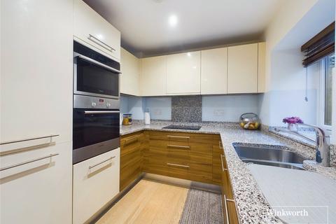 2 bedroom apartment for sale, Victoria Court, Stanmore HA7