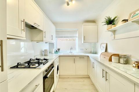 2 bedroom apartment for sale, Lymington Road, Christchurch BH23