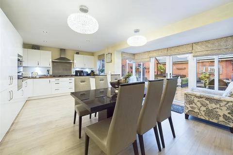 4 bedroom detached house for sale, Brambling Way, Hardwicke, Gloucester